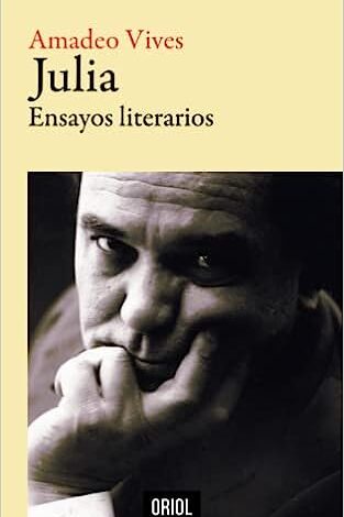 Julia: Ensayos literarios