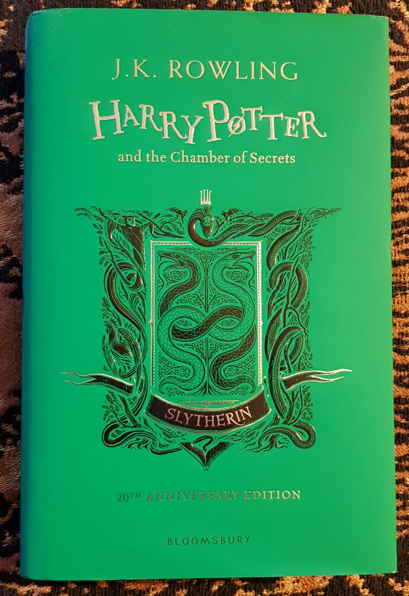 Libro: Harry Potter Y La Cámara Secreta (Edición Slytherin del 20° Aniversario) por J. K. Rowling