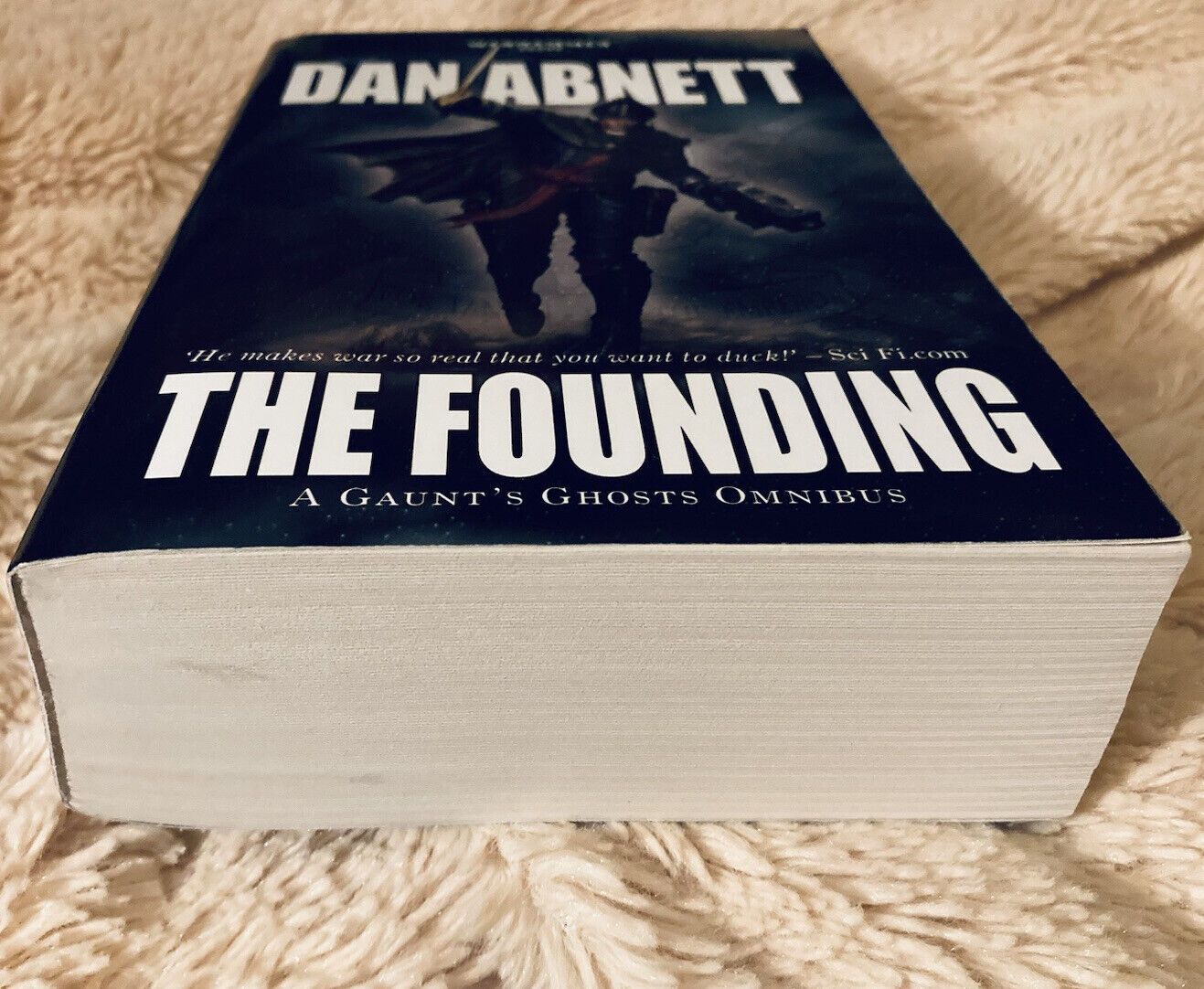 Libro: La Fundación - Libro 1 de 3: Los Fantasmas de Gaunt por Dan Abnett